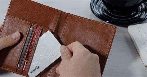 wallet with tracking device